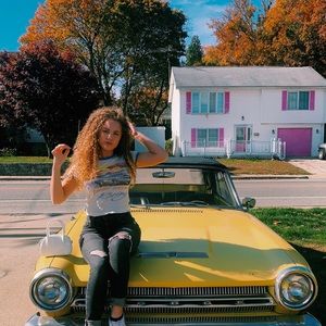 Meet your Posher, Lydia